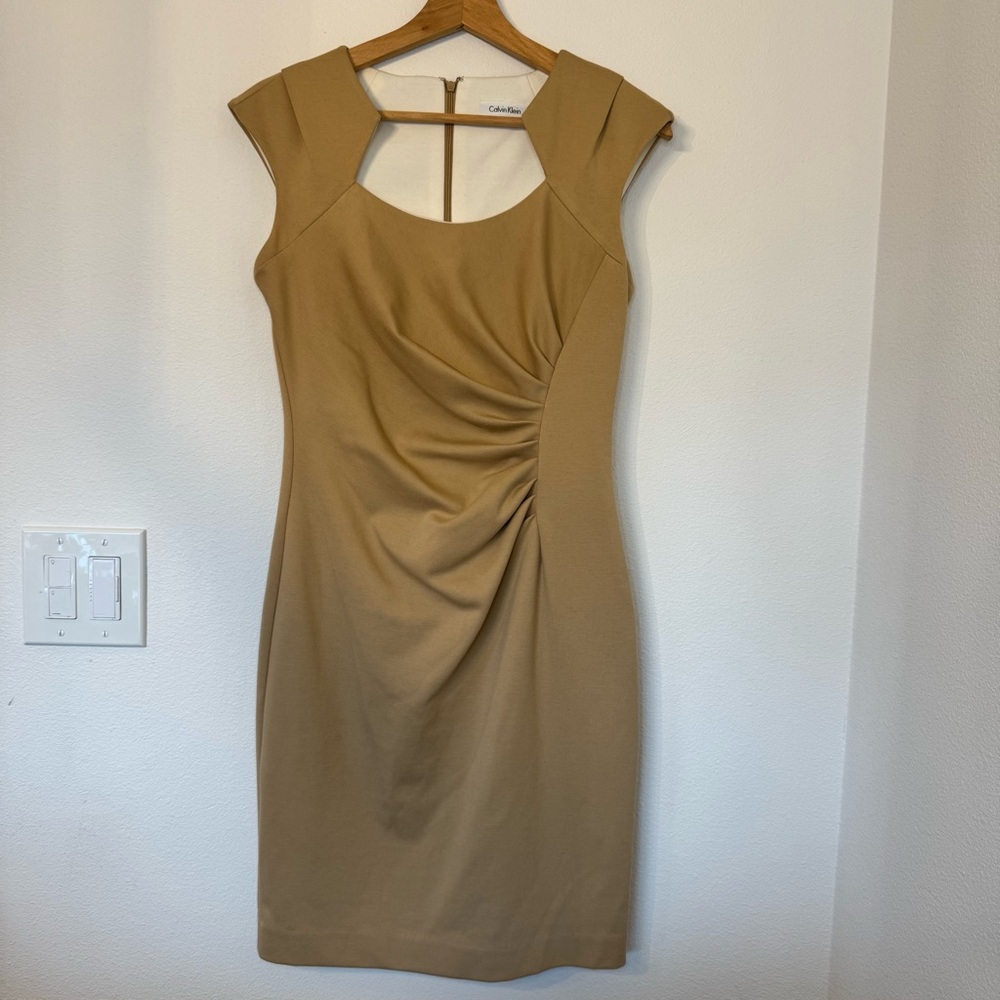 Calvin Klein Bodycon Dress Ruched Waist Cap Sleeves Camel Color Sz 4 Classic